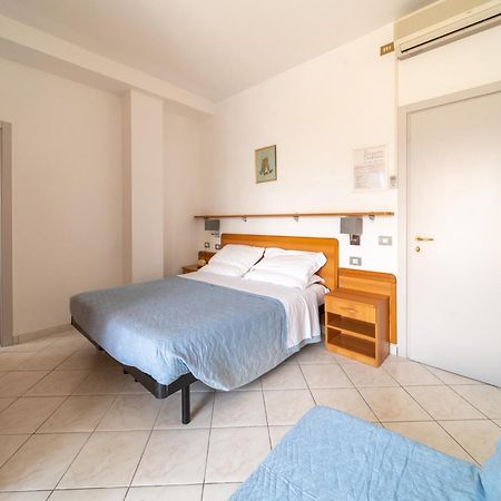 Hotel Casadei Фано Екстериор снимка
