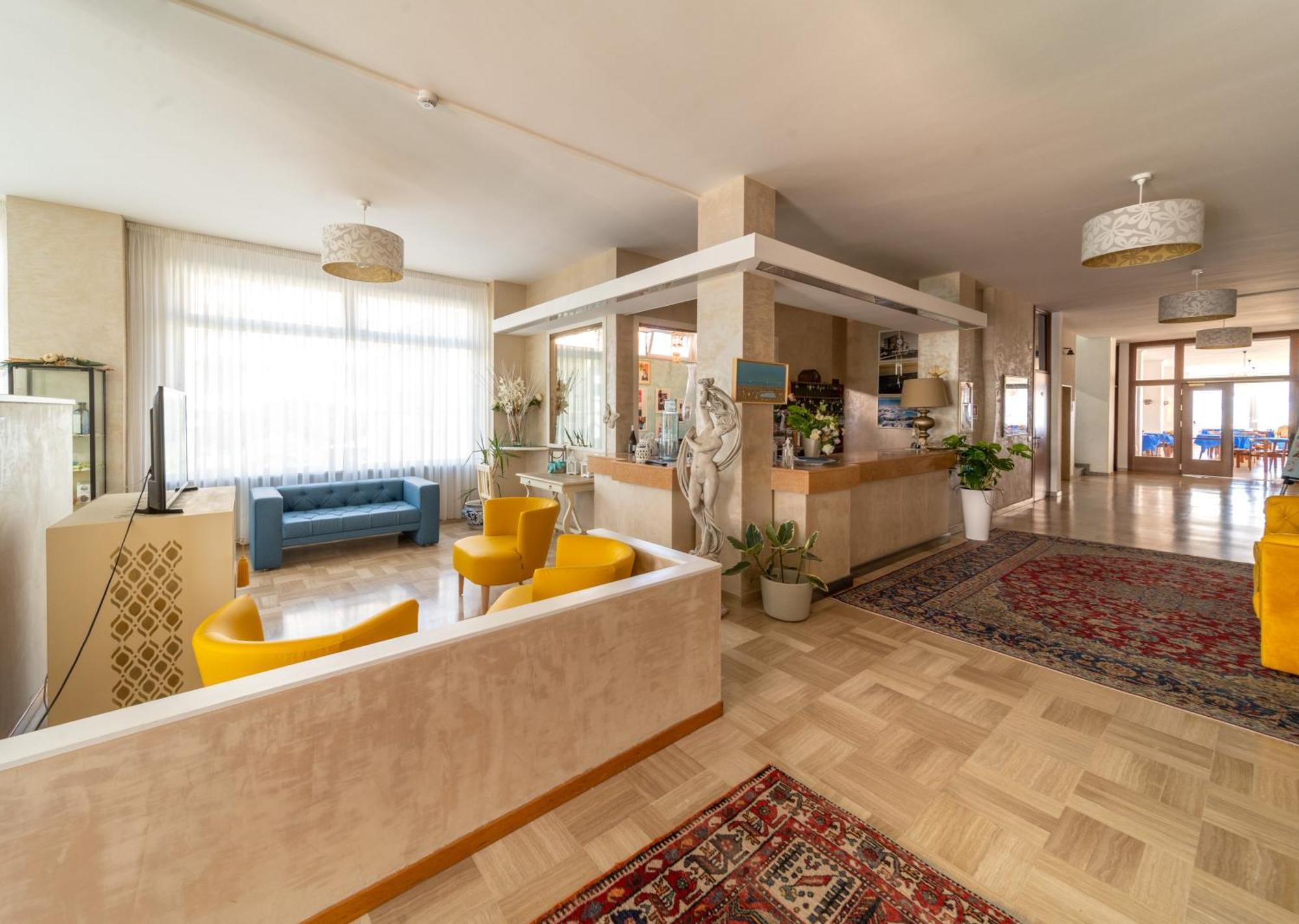 Hotel Casadei Фано Екстериор снимка