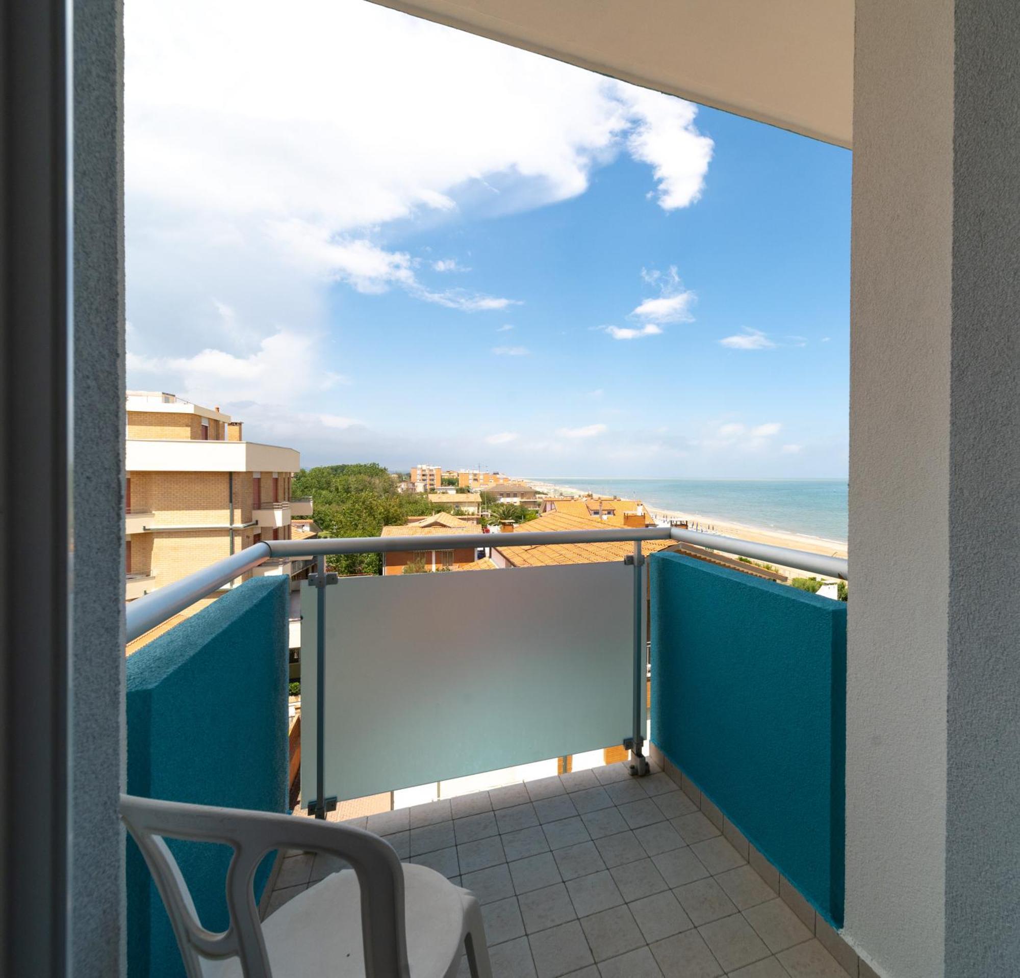 Hotel Casadei Фано Екстериор снимка