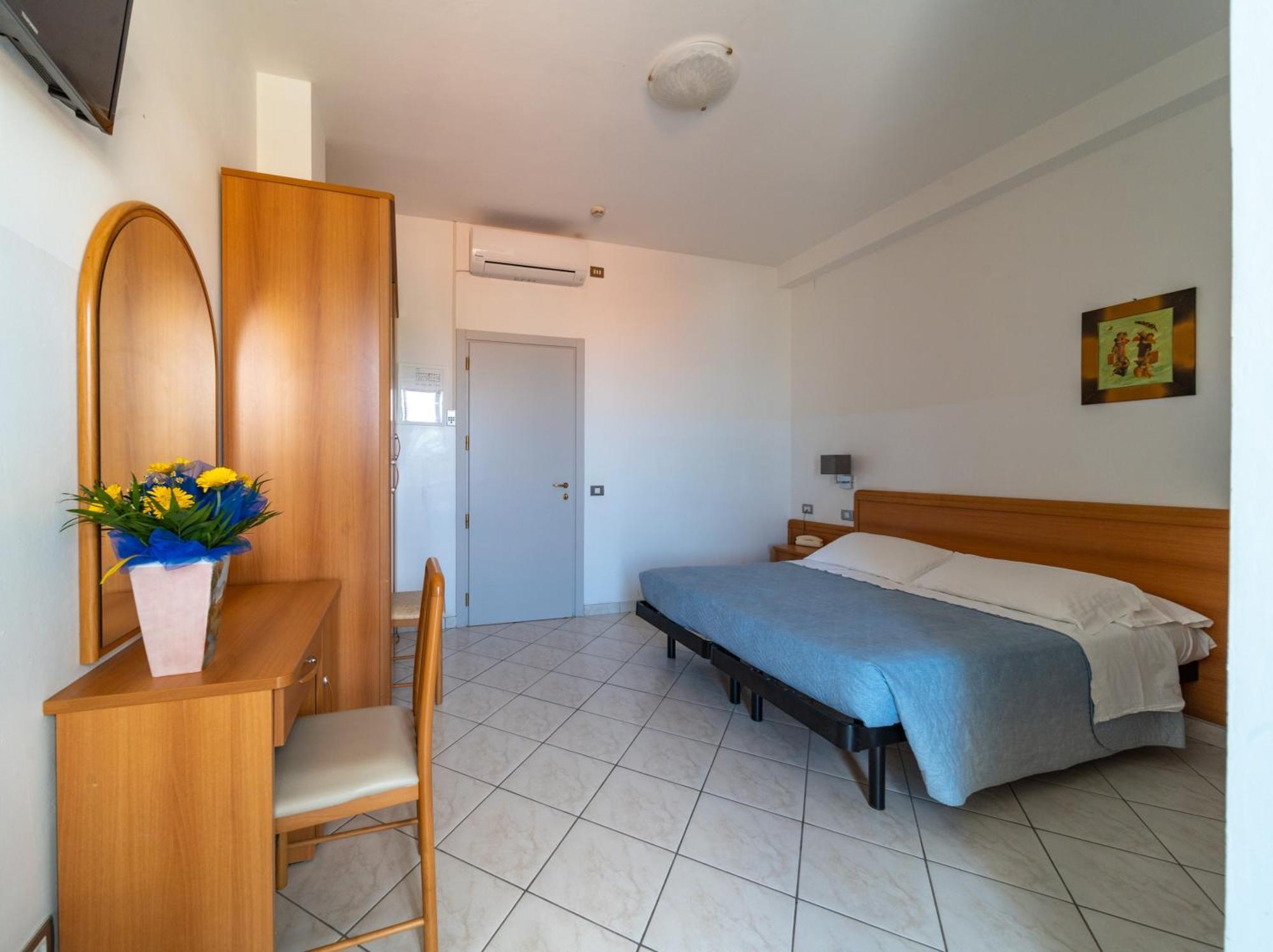 Hotel Casadei Фано Екстериор снимка