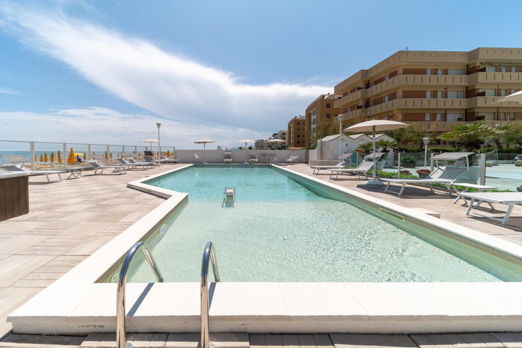 Hotel Casadei Фано Екстериор снимка