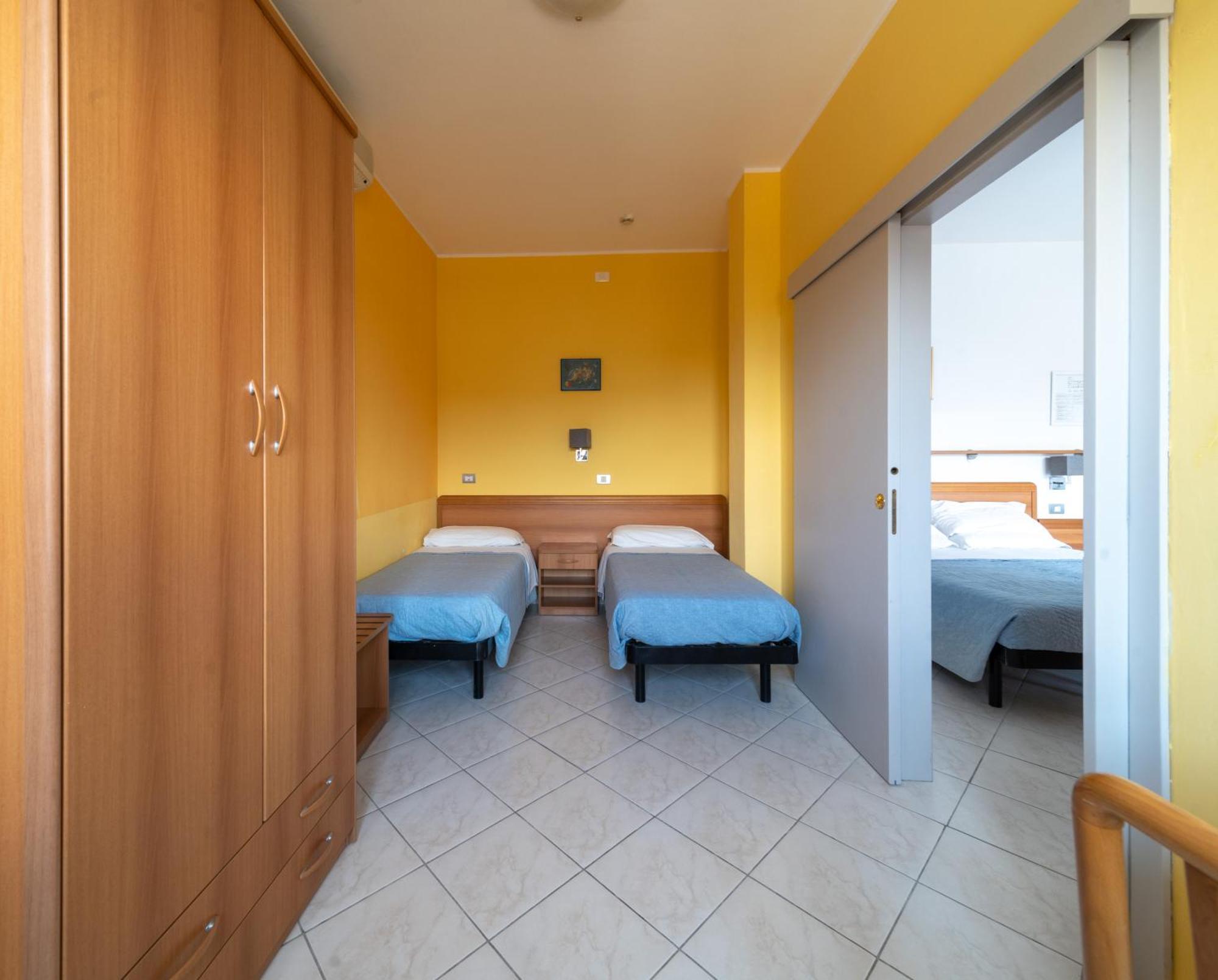 Hotel Casadei Фано Екстериор снимка