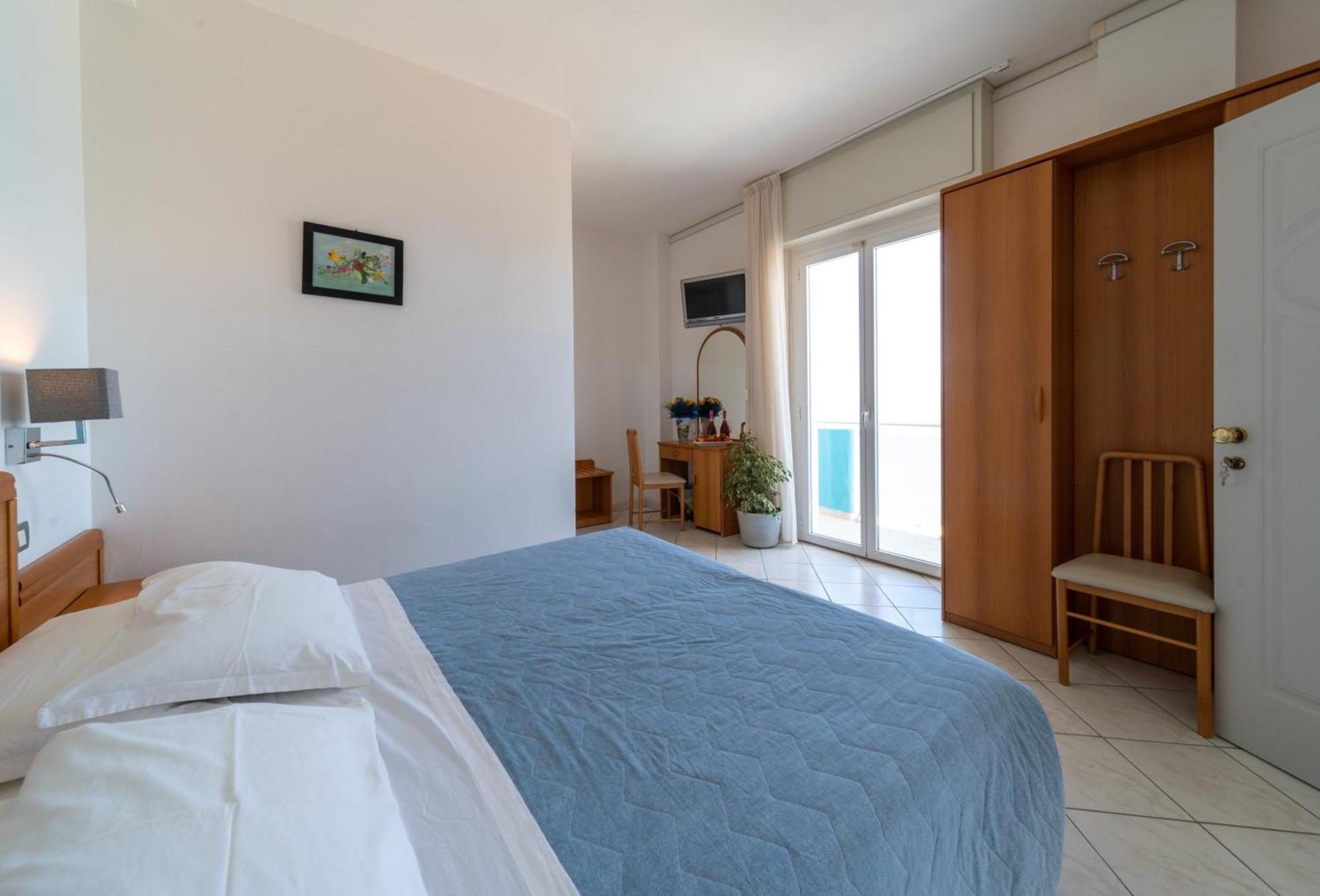 Hotel Casadei Фано Екстериор снимка