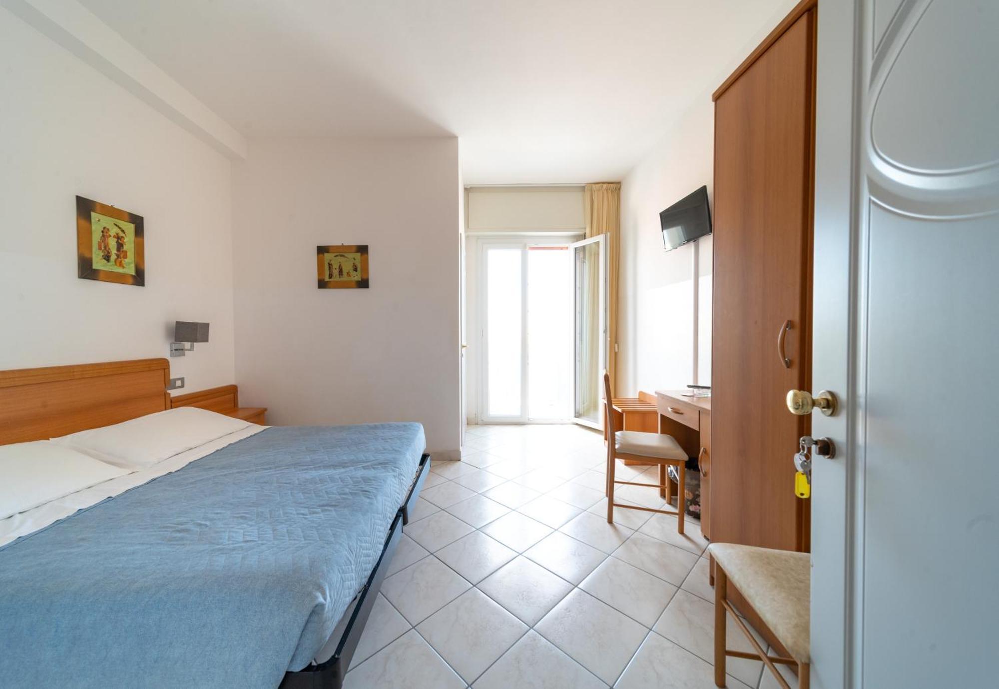Hotel Casadei Фано Екстериор снимка
